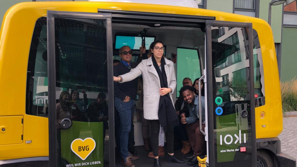 En Berlín, Alemania, la delegación hizo un viaje con la buseta autónoma “Emily”, un proyecto de innovación del transporte público. © GIZ Costa Rica  