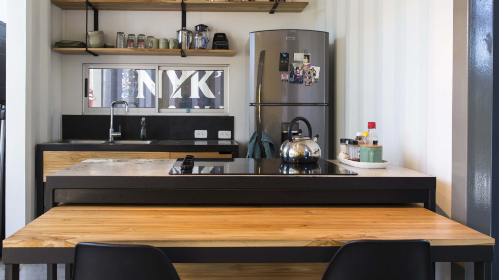 Todos los muebles de la cocina son móviles. Eso hace que el espacio sea flexible y adaptable a las distintas necesidades de los inquilinos. Alejandro Gamboa / Grupo Nación