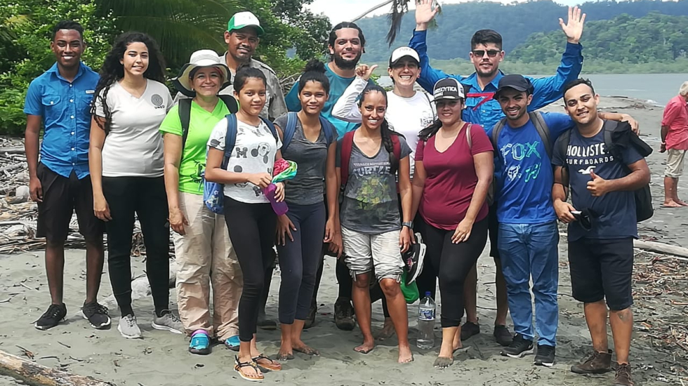 Grupo de voluntarios de Sierpe.